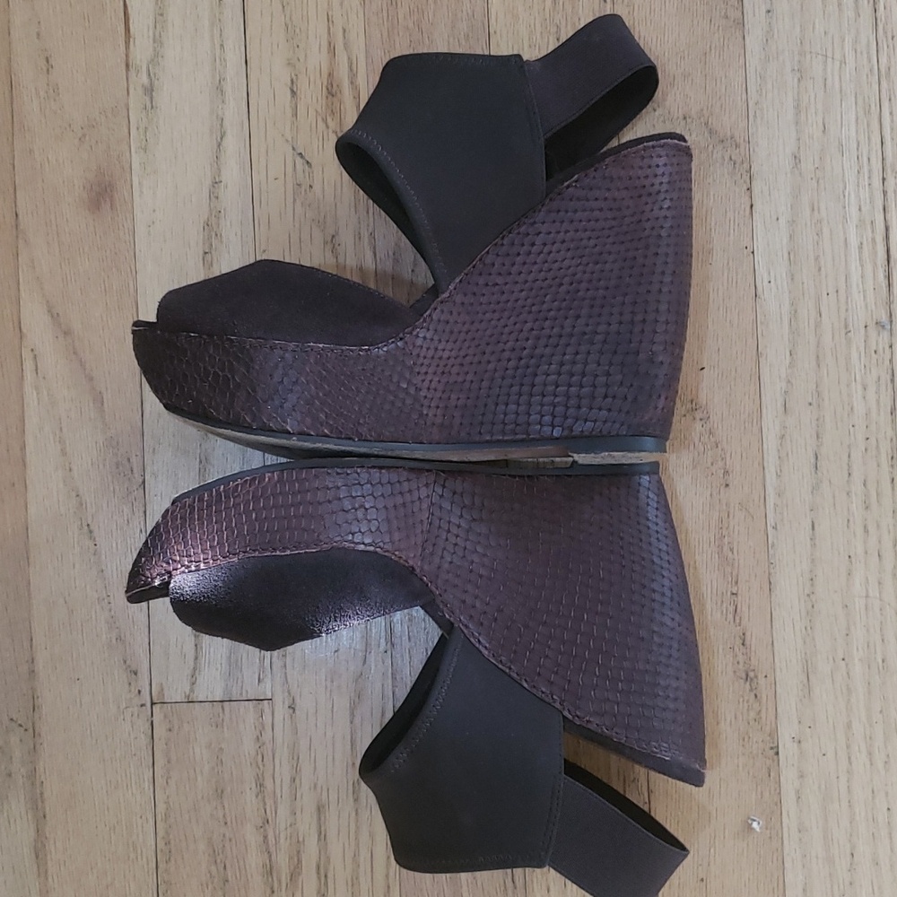 DONALD J PLINER Size 7 brown suede leather snake print on platform wedges